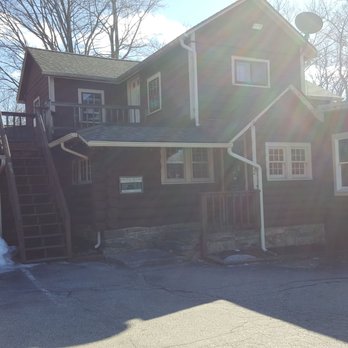 Roberto's Log Cabin - exterior - Pizza Near Me - Lebanon, Connecticut