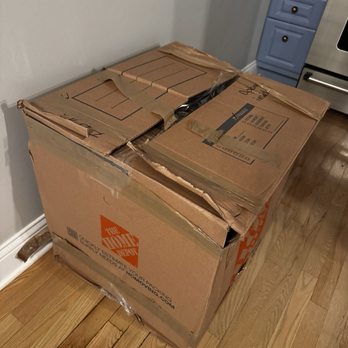 Colonial Van Lines - Destroyed fragile box - Movers Near Me - Pompano Beach, Florida