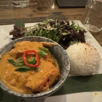Seedz - Aloha plate with curry chicken - New American Near Me - Steamboat Springs, Colorado Seedz - Aloha plate with curry chicken - New American Near Me - Steamboat Springs, Colorado