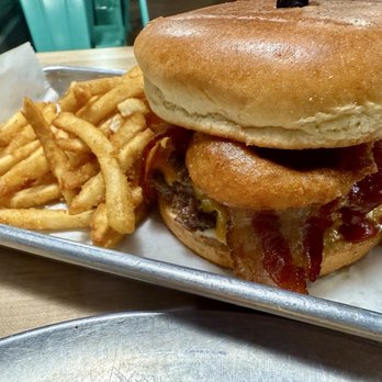 Serial Grillers - Carroll burger - Pizza Near Me - Tucson, Arizona Serial Grillers - Carroll burger - Pizza Near Me - Tucson, Arizona