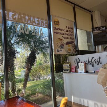 Breakfast Cafe - Front entrance - Breakfast & Brunch Near Me - Oak Park, California