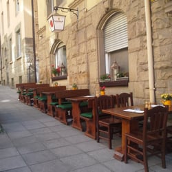 Il Pomodoro - Im Sommer bieten wir Ihnen auch Sitzplätze im Freien