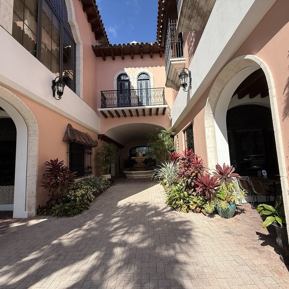Las Olas Boulevard - Local Flavor Near Me - Fort Lauderdale, Florida Las Olas Boulevard - Local Flavor Near Me - Fort Lauderdale, Florida