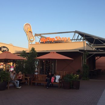 Citadel Outlets - Giant Flip Flop! - Outlet Stores Near Me - Los Angeles, California
