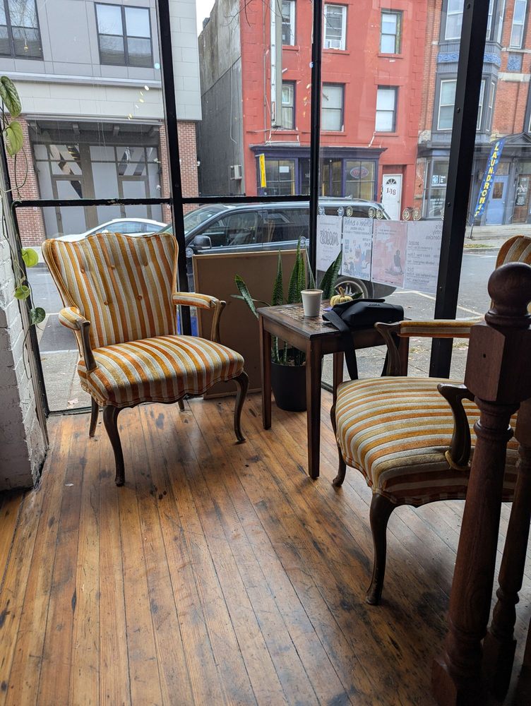 Social spots from MoJo's Cafe & Gallery