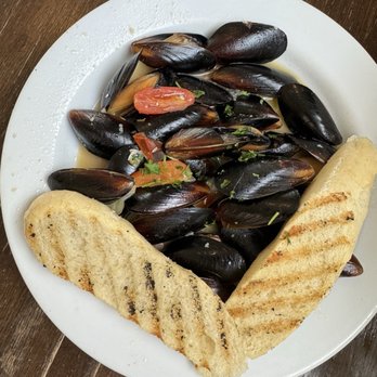 Lifesaving Station - Blue Mussels - Breakfast & Brunch Near Me - Duck, North Carolina