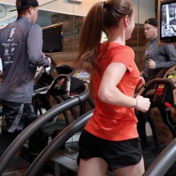 Edge Athlete Lounge - Trainers Near Me - Chicago, Illinois Edge Athlete Lounge - Trainers Near Me - Chicago, Illinois