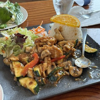 Chopstix Grill - Mushroom chicken - Asian Fusion Near Me - beaverton, Oregon