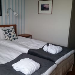 Skepparholmen - Dubbelrum i A huset. Badrocken lånar du med till spa:t.