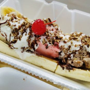 Michoacana Snacks - Banana Split get it with all the toppings! Your choice of ice cream - Desserts Near Me - Bolingbrook, Illinois Michoacana Snacks - Banana Split get it with all the toppings! Your choice of ice cream - Desserts Near Me - Bolingbrook, Illinois