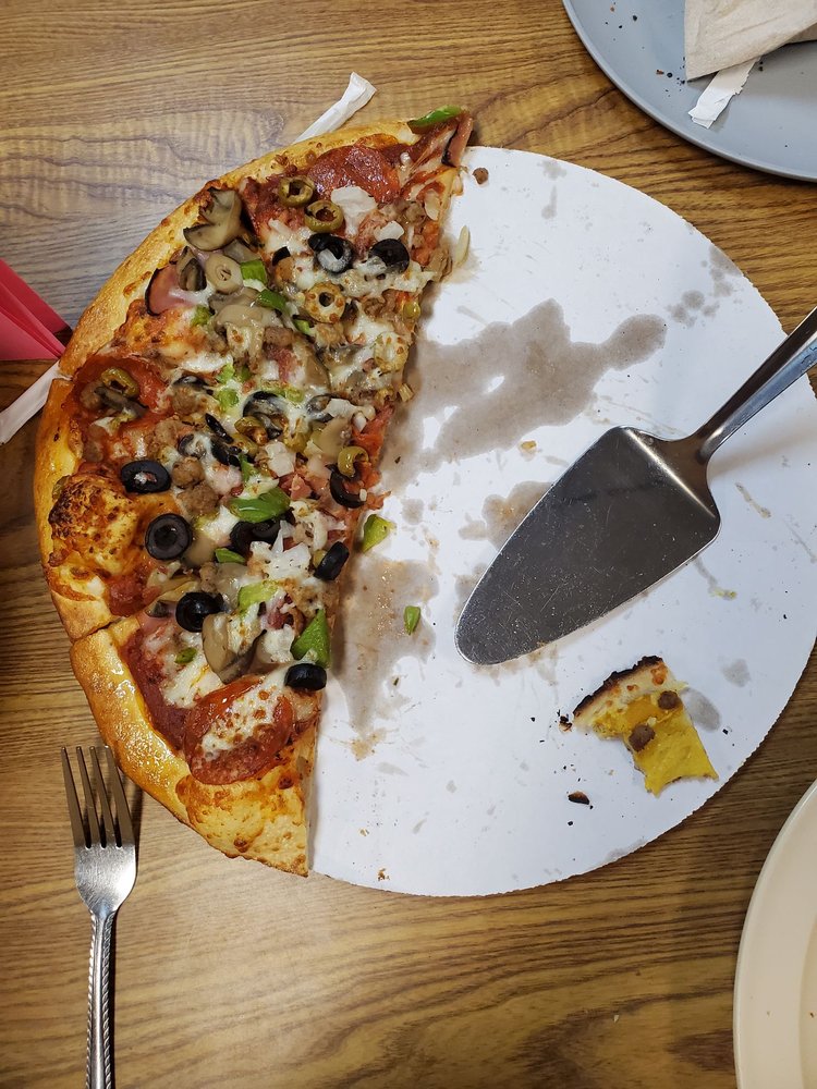 Snappy's Pizza Logo