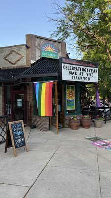 Vine Street Pub & Brewery by null