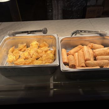 Grab Thai - Fried wontons and spring rolls - Thai Near Me - Hopkins, Minnesota Grab Thai - Fried wontons and spring rolls - Thai Near Me - Hopkins, Minnesota