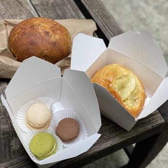 Les Pascals - pastries on a picnic table - Bakeries Near Me - Glen Ellen, California Les Pascals - pastries on a picnic table - Bakeries Near Me - Glen Ellen, California