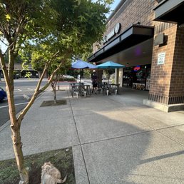 Exterior + outdoor dining patio