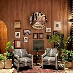 Granddam - Inside lobby