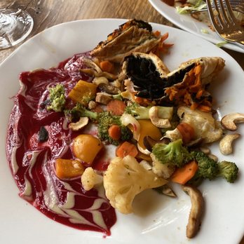 Ravens' Restaurant - Sea palm strudel - Vegan Near Me - Mendocino, California