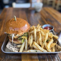 Kinfolk Southern Kitchen - Crabcake sandwich