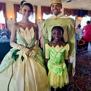 Paddlewheeler Creole Queen - Prince Navin, Princess Tiana and my little one - Cajun/Creole Near Me - New Orleans, Louisiana