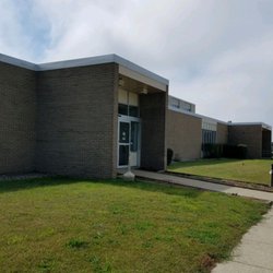 Groton-New London Airport - I prefer the old London
