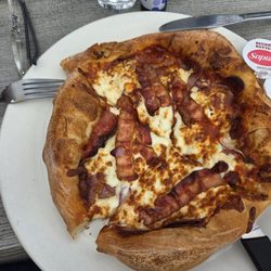 Le Montagnais - Bacon pizza
