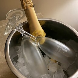 Gift champagne from Jennifer!