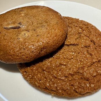 Starter Bakery - Salted Chocolate Chip cookie and Molasses Ginger cookie - Bakeries Near Me - Oakland, California Starter Bakery - Salted Chocolate Chip cookie and Molasses Ginger cookie - Bakeries Near Me - Oakland, California