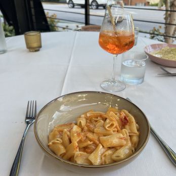 ZZ & SIMONE’S - Updated June 2025 - 133 Photos & 98 Reviews - 1540 S