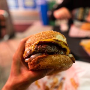 Pearl’s Deluxe Burgers on Yelp