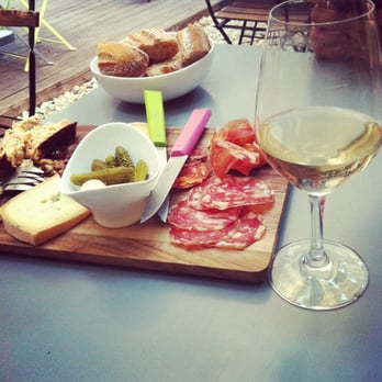 La Cave de Grignan - Wine Bars Near Me - Marseille, 13