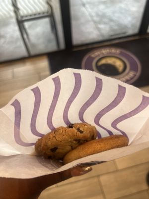 Insomnia Cookies