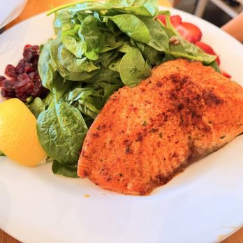 Liliha Bakery - Salmon with spinach salad - Bakeries Near Me - Honolulu, Hawaii Liliha Bakery - Salmon with spinach salad - Bakeries Near Me - Honolulu, Hawaii