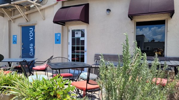 Cafe` YOU by null