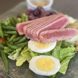 Shaw Cafe & Wine Bar - Tuna salad