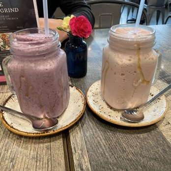 The Aussie Grind - Mixed Berry Smoothie, Banana Honey Smoothie - Cafes Near Me - Frisco, Texas The Aussie Grind - Mixed Berry Smoothie, Banana Honey Smoothie - Cafes Near Me - Frisco, Texas