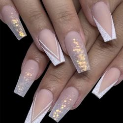 Lux Nails Wythevilleva