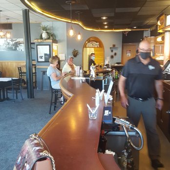 Gino's Restaurant & Cocktail Lounge - The bar - Italian Near Me - Hancock, Michigan