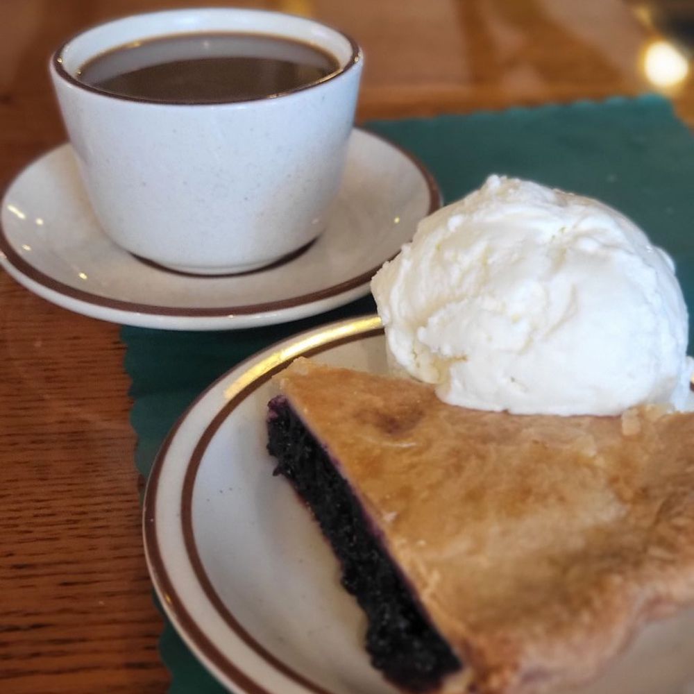 The Goldenrod - Blueberry pie ala mode - Candy Stores Near Me - York, Maine The Goldenrod - Blueberry pie ala mode - Candy Stores Near Me - York, Maine