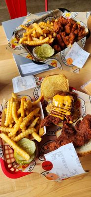 Dave's Hot Chicken by null