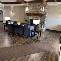 Comfort Suites - Entry area.