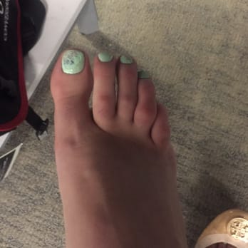 Diana's Nail and Spa - Completely botched pedicure and was refused service to fix it. Do not come here on your lunch break in the loop!! - Nail Salons Near Me - Chicago, Illinois