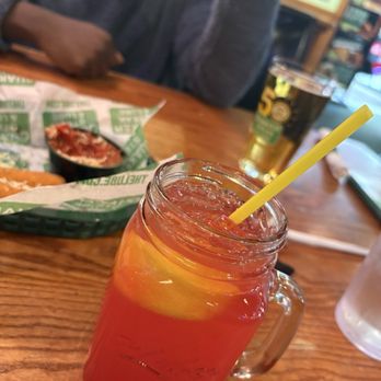 Quaker Steak & Lube - Strawberry lemonade cocktail - American Near Me - Greenville, South Carolina Quaker Steak & Lube - Strawberry lemonade cocktail - American Near Me - Greenville, South Carolina