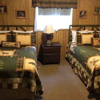 Redcrest Resort - 1st bedroom in Cabin 10 - RV Parks Near Me - Redcrest, California Redcrest Resort - 1st bedroom in Cabin 10 - RV Parks Near Me - Redcrest, California