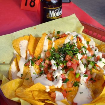 Papi Chulo’s - Veggie nachos and Negra Modelo. - Tacos Near Me - Bend, Oregon