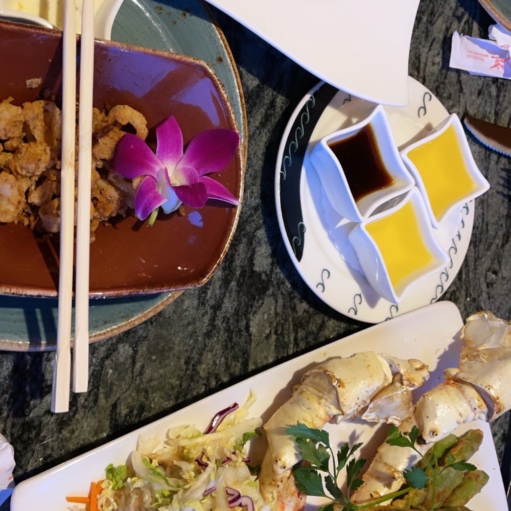 Anthony's Pier 66 - Red King Crab Legs salmon Seared Poke Crispy Calamari - Seafood Near Me - Seattle, Washington
