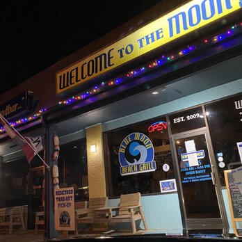 Blue Moon Beach Grill - Waiting for to-go order - Seafood Near Me - Nags Head, North Carolina Blue Moon Beach Grill - Waiting for to-go order - Seafood Near Me - Nags Head, North Carolina