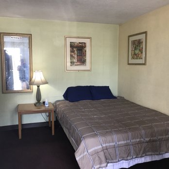Mid-America Inn - Full size refrigerator and wi-fi included. - Hotels Near Me - Belleville, Illinois Mid-America Inn - Full size refrigerator and wi-fi included. - Hotels Near Me - Belleville, Illinois
