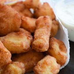 Murf's Frozen Custard & Jumbo Burgers - White Cheddar Cheese Curds