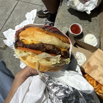 Jeffs' Beach Burgers - Single patty burger - Burgers Near Me - San Diego, California Jeffs' Beach Burgers - Single patty burger - Burgers Near Me - San Diego, California