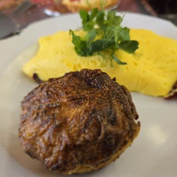 The Rooster - Ham Bacon Cheese Omelet...Hashbrown Biscuit - American Near Me - Naples, Florida
